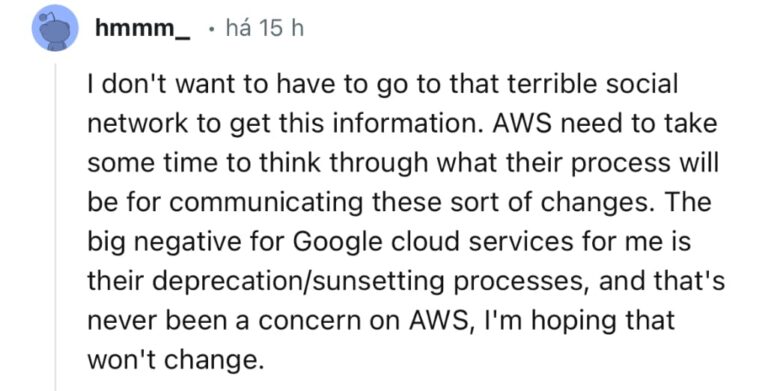 Comentário no Reddit sobre Descontinuação de Serviços AWS