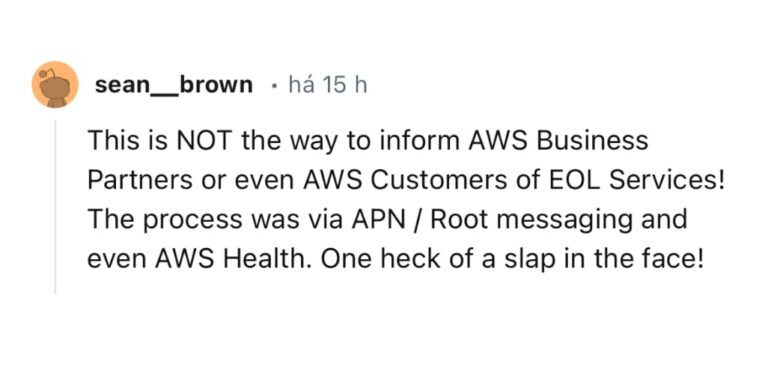 Comentário no Reddit sobre Descontinuação de Serviços AWS