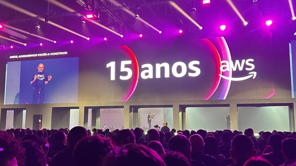 Anúncio de 15 anos da AWS no Brasil